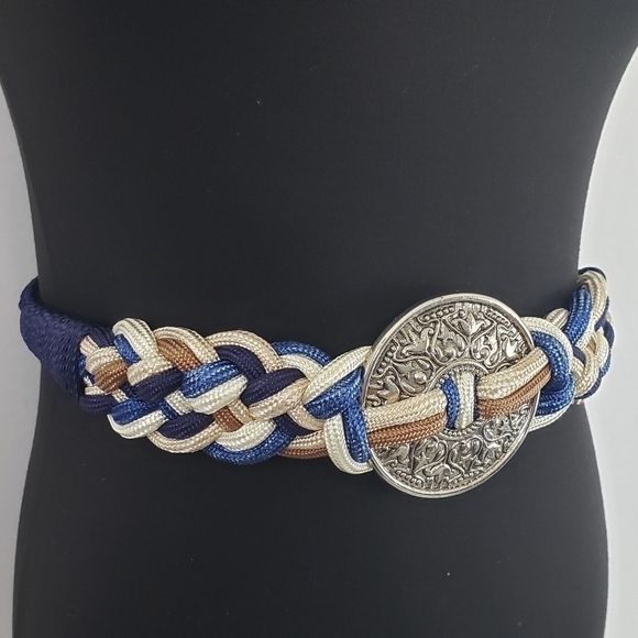 Vintage 80s Made in Taiwan Blue and White Belt size Small/Medium Retro - Picture 3 of 10